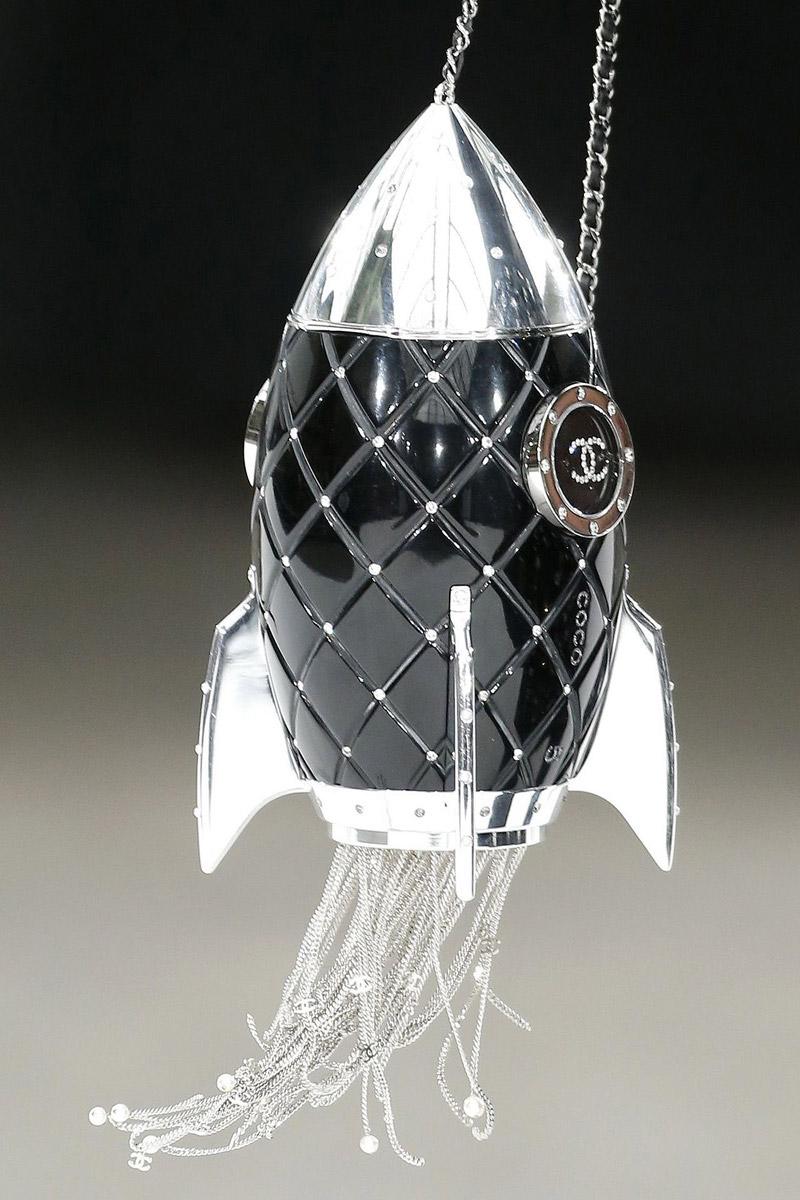 sau man boc gia do 7k, ly nha ky xach tui gan nua ty xuat hien truoc cong chung - 5