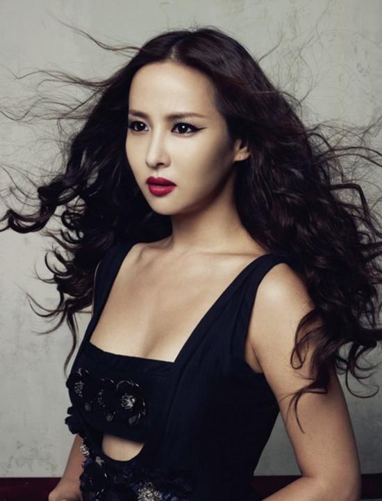 sao han tra gia dat khi tu minh dong canh nong: bi quay roi tinh duc, lo anh khoa than - 5