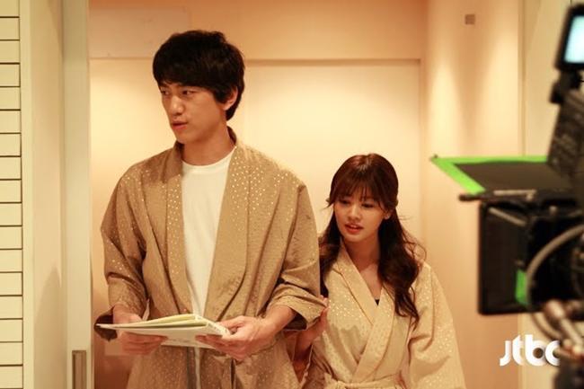 sao han tra gia dat khi tu minh dong canh nong: bi quay roi tinh duc, lo anh khoa than - 8