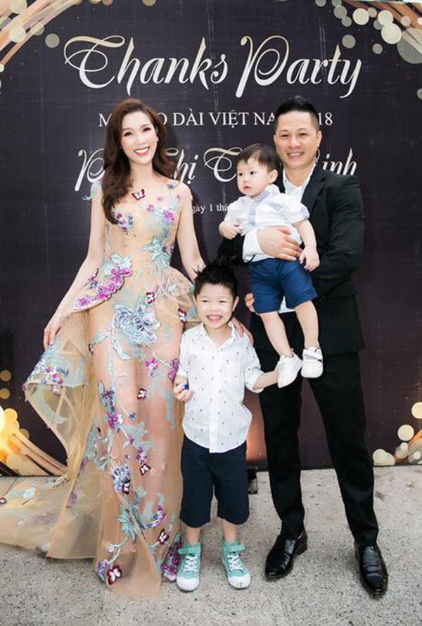 de thuong nhanh chong nhung sang hom sau, hoa hau ao dai hoang loan thay vung mau lon tren giuong - 2