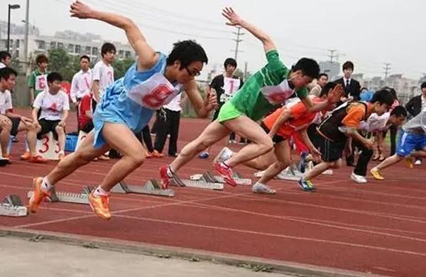 nam sinh dot tu sau khi chay 800 met, bac si tho dai: 2 thoi quen nay la sai lam - 1