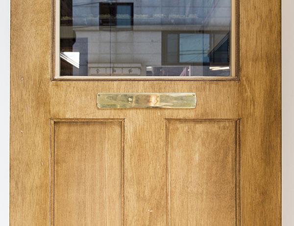 can nha 100 tuoi tuong "lac loai" giua pho thi, hoa ra lai qua doi binh yen - 13