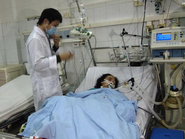 be gai bi co giat suyt tu vong chi vi ba dung cach nay de tri chay cho chau - 2