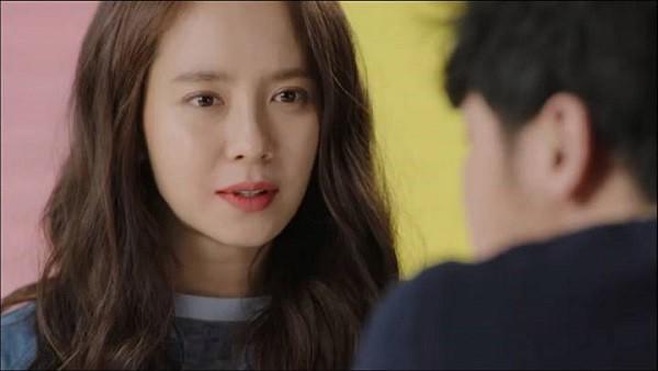 moi quen 1 thang, me nang da goi den nha giuc cuoi kem theo loi hua tang ca ty dong - 1