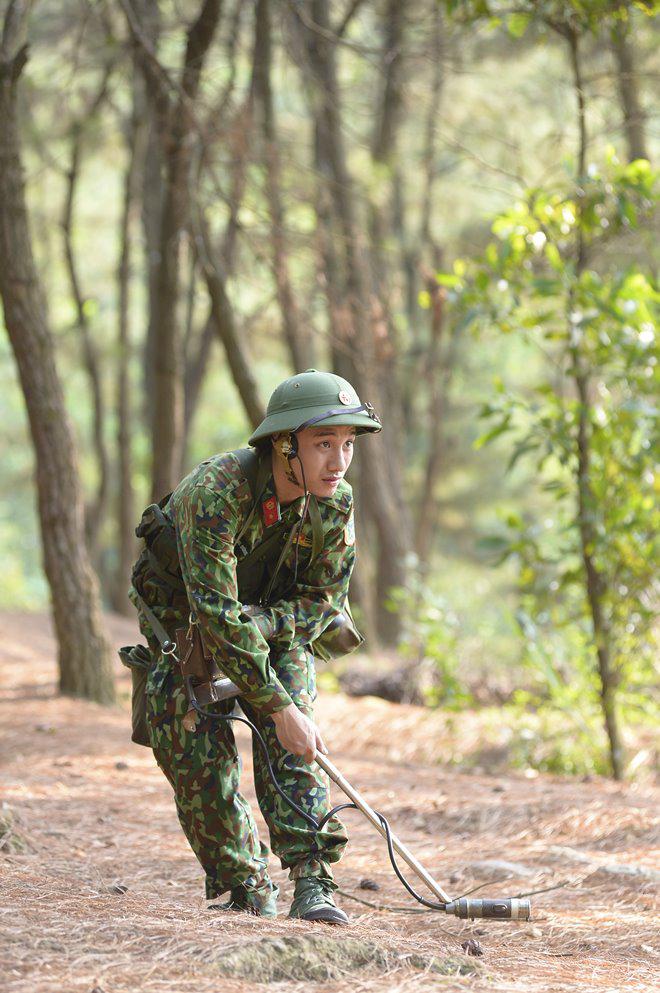 "mr can tro" xuan nghi doi dau cang thang voi chi huy sau man chong che khong du suc khoe - 18