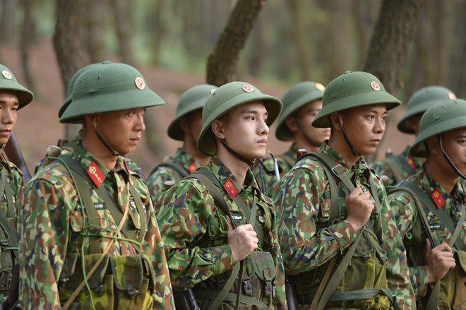 "mr can tro" xuan nghi doi dau cang thang voi chi huy sau man chong che khong du suc khoe - 16