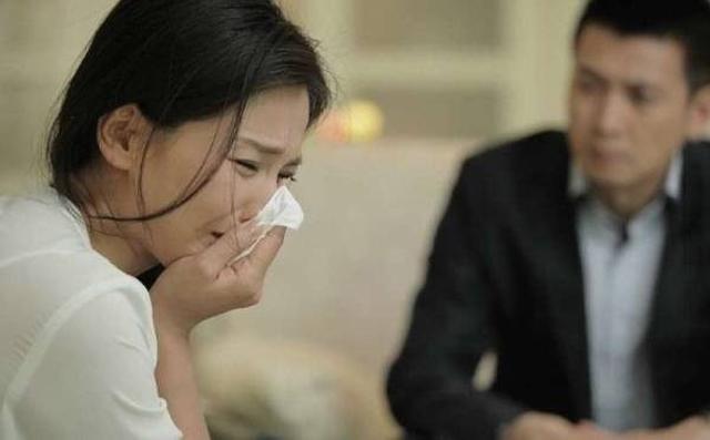 nghi ngo chong ngoai tinh, vo thue tham tu theo doi phat hien su that khong ngo - 1