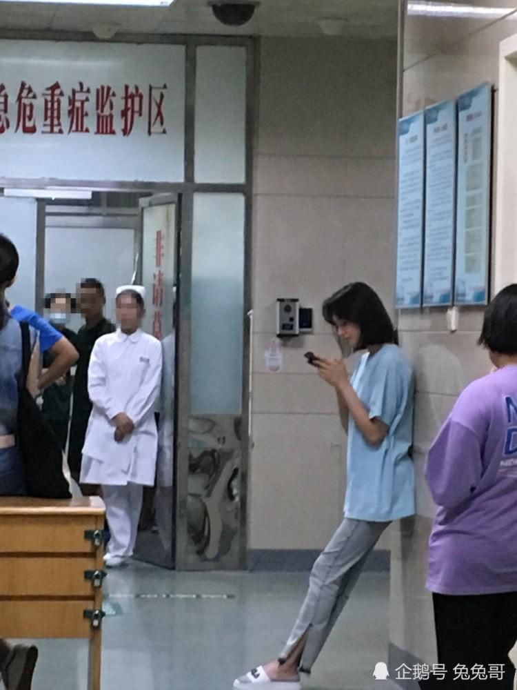 ngoi sao 24/7: phan kim lien phan cam nhat cbiz "da" chang cao 1 met, hen ho anh cao 2m3 - 9