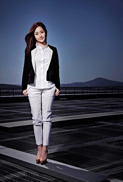 nho thu ky kim, chuyen park min young ngoi bo goi 4 nam truoc cung "gay sot" - 6