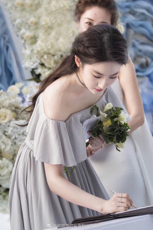 12 nam trong nghe van khong chiu lao hoa, luu diec phi tre thu 2 thi khong ai thu nhat - 7