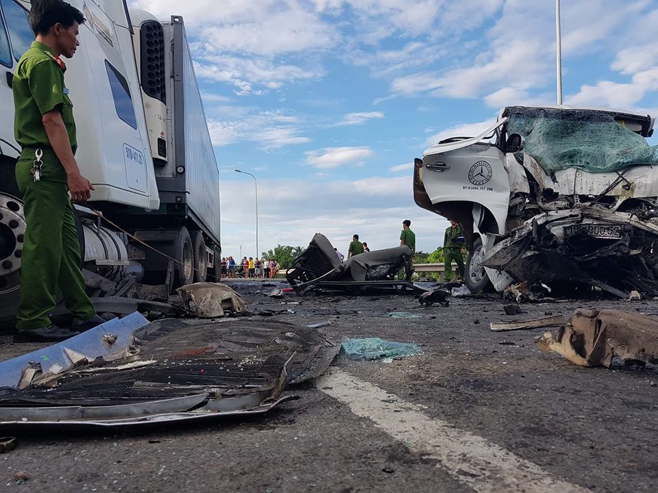 vu tai nan 13 nguoi chet o quang nam: nhoi long ngay dam cuoi o nha co dau - 1