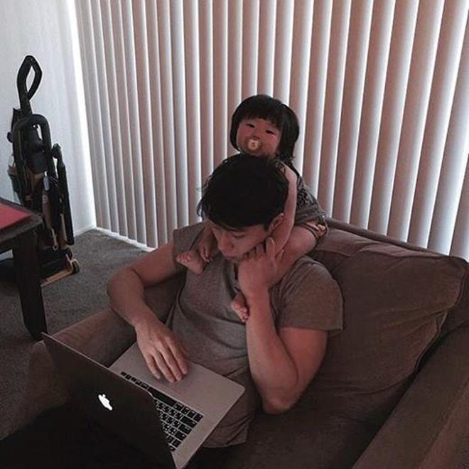 bo dien trai cao 1m92 ben canh co con gai nho xiu khien me nao nhin cung me - 5