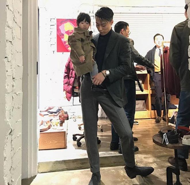 bo dien trai cao 1m92 ben canh co con gai nho xiu khien me nao nhin cung me - 18
