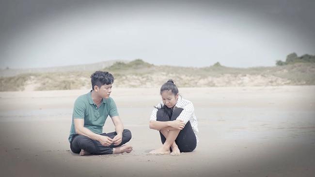 cuoi cung, co vo gao nep gao te danh gat nuoc mat don quan ao cho chong theo bo nhi - 6