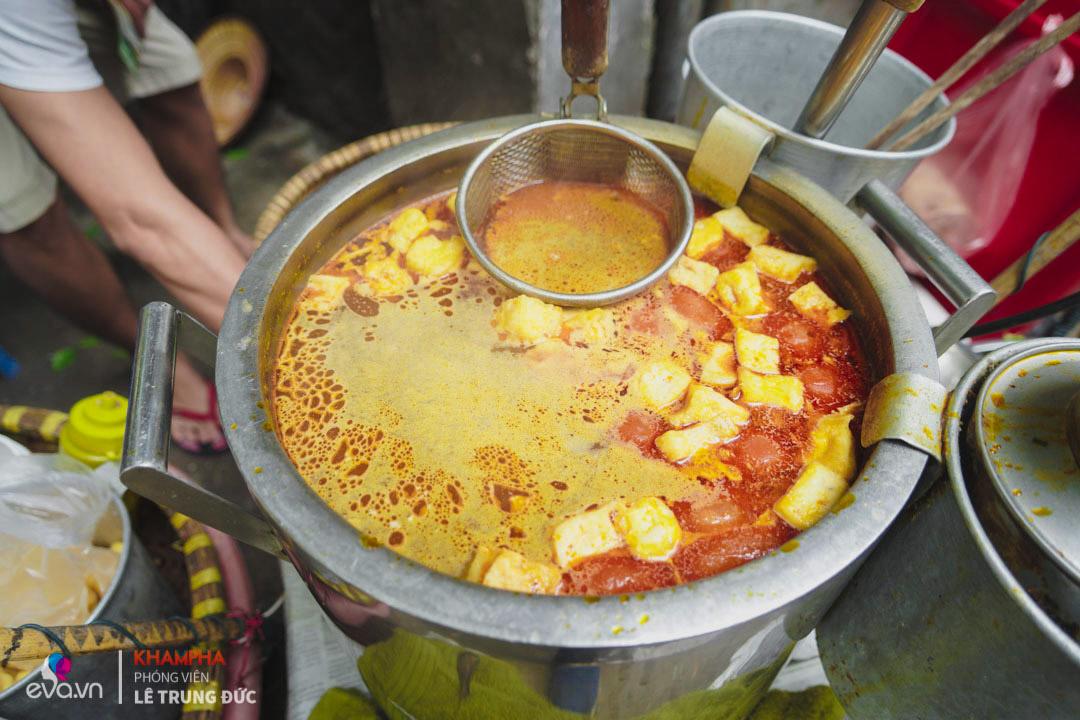 ganh bun rieu “khac sau cam thu” doc dao o ha noi hon 30 nam nuoi song ca gia dinh - 12