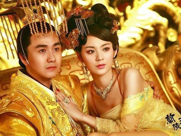 hoang de dam loan mot cach quai dan, bat vo khoa than cho thien ha cung chiem nguong - 3