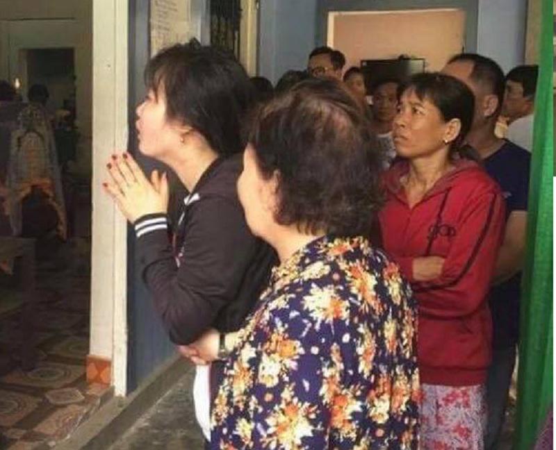 tham kich 13 nguoi chet ngay ruoc dau: hanh phuc hoa tang gia mot cach don dau, tan khoc - 1