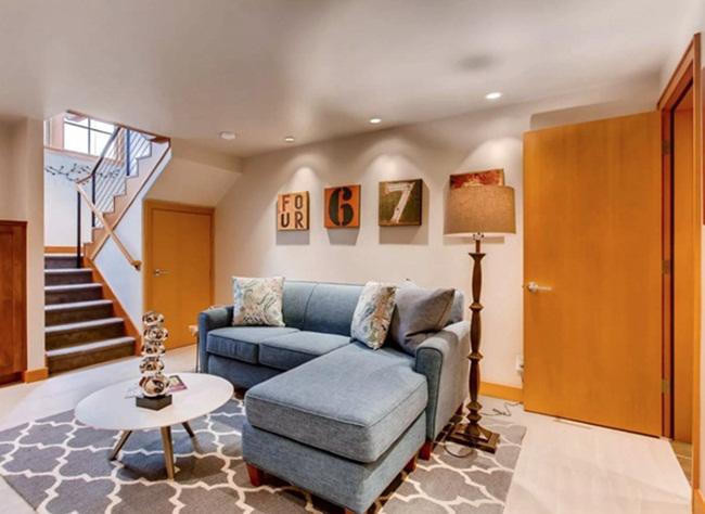 nhin ngoai tuong hai tang nhung can nha nay con mot bi an ben duoi mat nuoc - 13