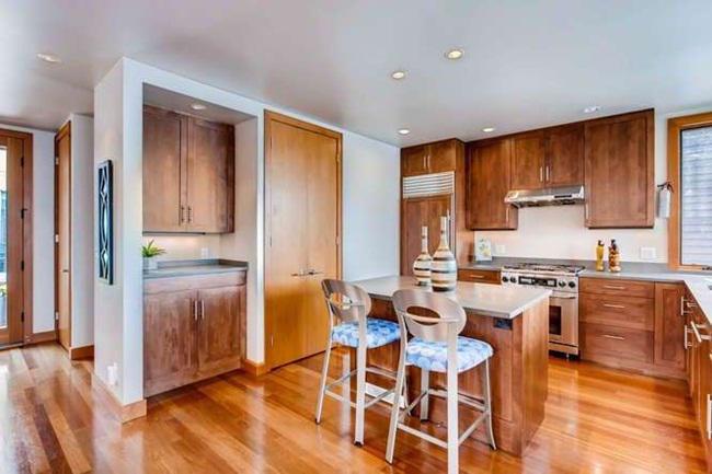 nhin ngoai tuong hai tang nhung can nha nay con mot bi an ben duoi mat nuoc - 5