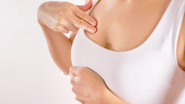 co gai 25 tuoi co 9 khoi u o nguc, thoi quen xau cua co, nhieu phu nu cung co - 1