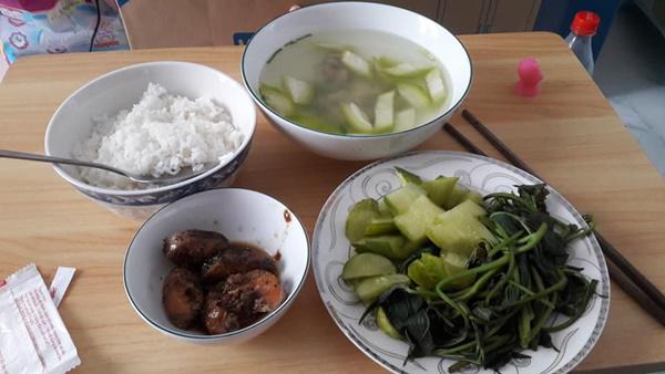 khoe com cu me chong nau, nang dau “so huong” bat ngo lam no ra cuoc tranh cai - 4