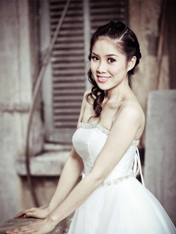 nhan sac my nhan "gao nep gao te": nguoi giong mai phuong thuy, nguoi bi don phau thuat tham my - 15