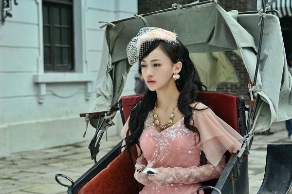 qua xinh dep, cac my nhan phim dien hy cong luoc bi "boc phot" phau thuat tham my? - 6