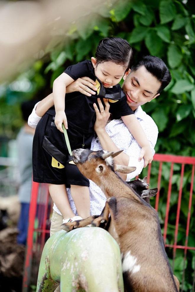 sao viet 24h: tan chay truoc khoanh khac de thuong cua hai con nha khanh thi – phan hien - 4