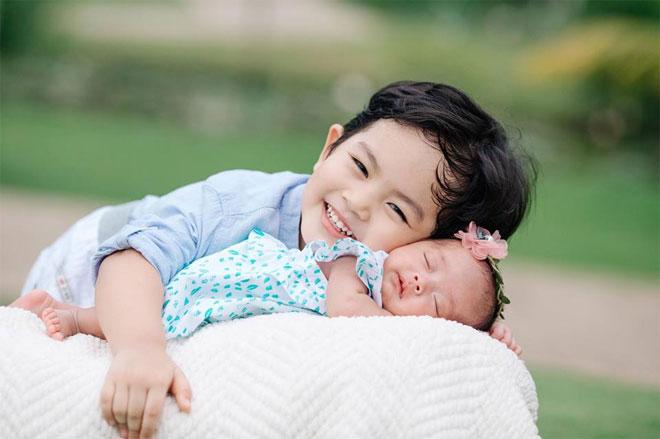 sao viet 24h: tan chay truoc khoanh khac de thuong cua hai con nha khanh thi – phan hien - 1