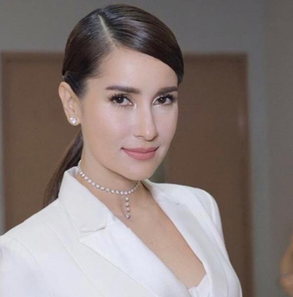 sau 20 nam yeu nhau, cuoi cung "bong hong lai" noi tieng nhat thai lan cung len xe hoa - 1