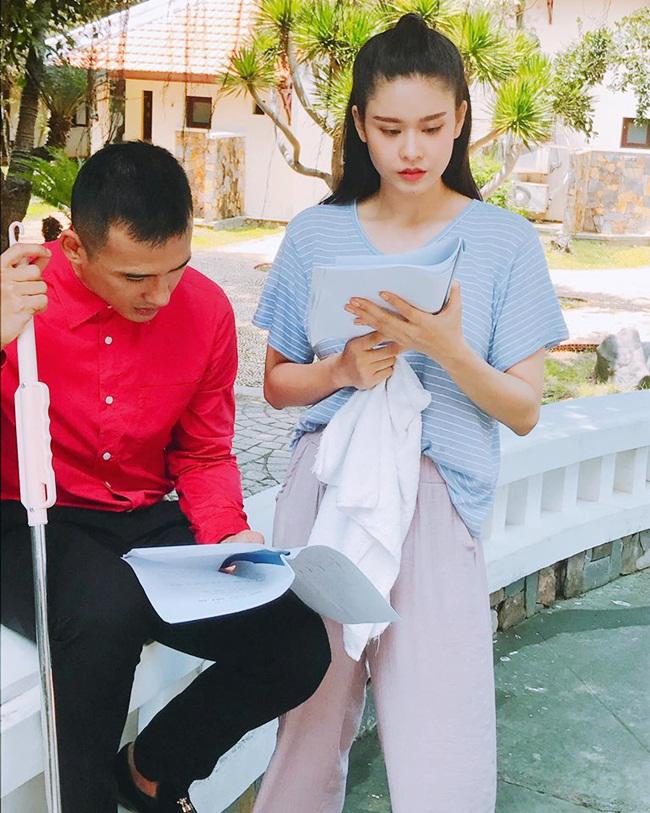 thuy diem moi sinh day thang, luong the thanh da di dong phim "kiem tien bim sua" cho con - 3