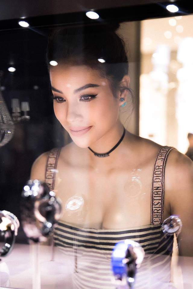 vua noi mua do giam gia, pham huong da tau ngay chiec tui bang gia...ca cai nha - 2