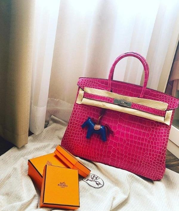 vua noi mua do giam gia, pham huong da tau ngay chiec tui bang gia...ca cai nha - 3