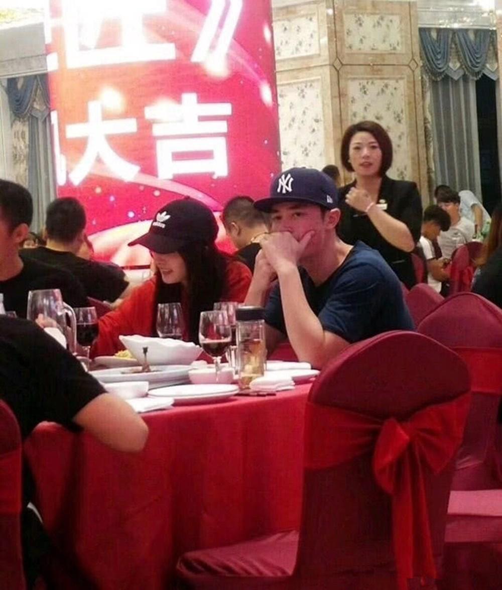 bi nhac chuyen giu chong va dong thai moi nhat cua lam tam nhu danh cho hoac kien hoa - 6