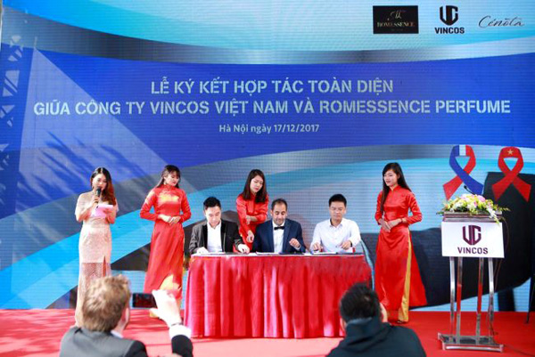 "bua yeu" niu chan dan ong la o mui huong ca nhan - 3
