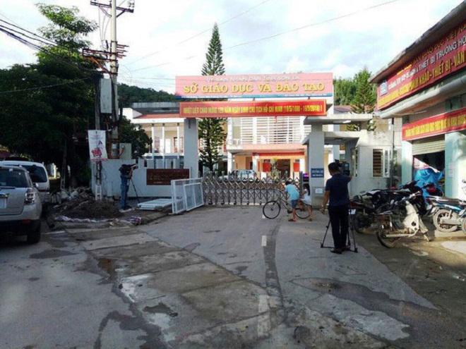 chan dung vi pho giam doc so gd&dt son la bi khoi to trong vu “phu phep” diem thi - 4