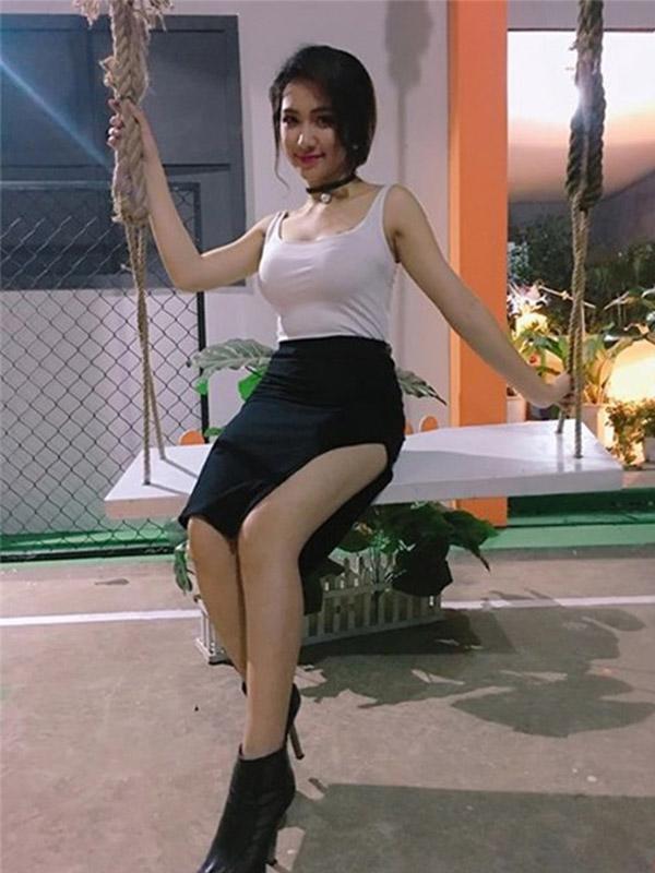 du cho chieu cao khiem ton nhung ve ngoai cua hoang thuy linh van ngay cang goi cam chet nguoi - 6