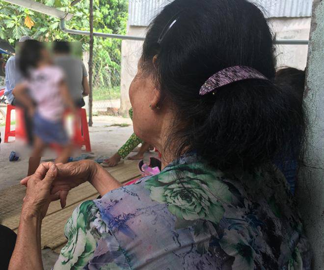 ba noi be gai 10 tuoi bi bo ruot xam hai: “toi khong co dua con  doi bai nhu no” - 1