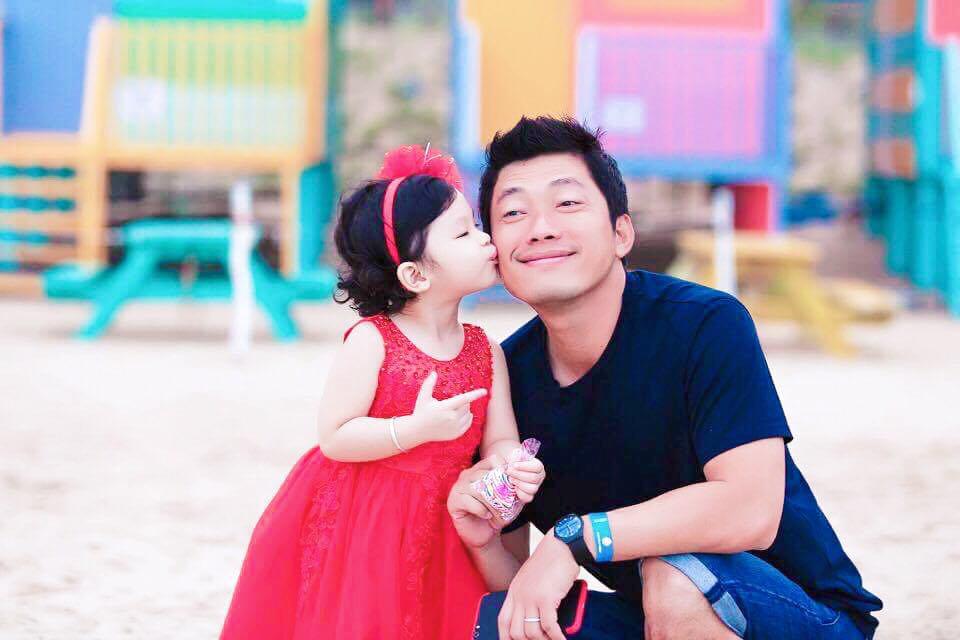 6 nam lam bo don than, kinh quoc cuoi vo dai gia, tuyen bo het ban tam tien nuoi con - 7