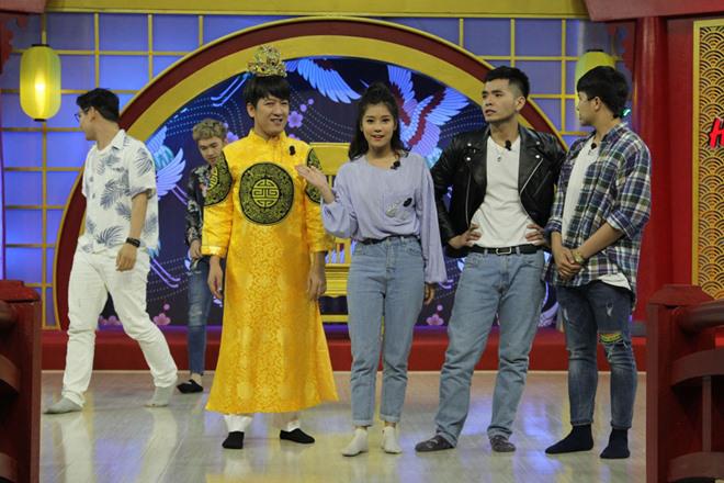 nam ca si tre so bi gay mui khi tham gia tro &#34;choi kham&#34; cua truong giang - 6