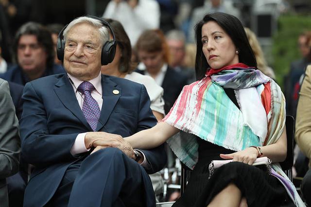 cuoc hon nhan gay tranh cai giua ty phu 83 tuoi voi "chan dai" 42 tuoi bay gio ra sao? - 4