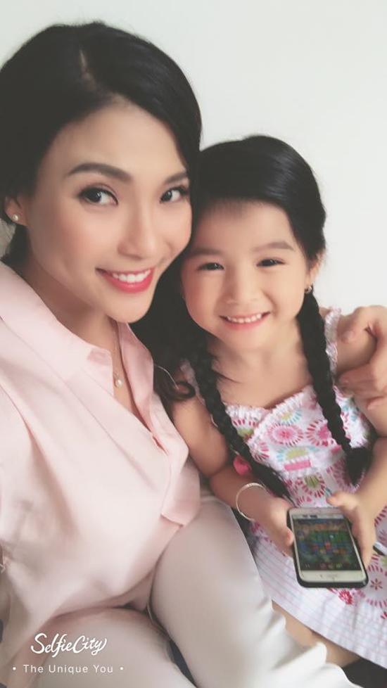 bat ngo voi ly do va nhan sac thuy diem khi voi di quay phim sau 1 thang sinh con - 3