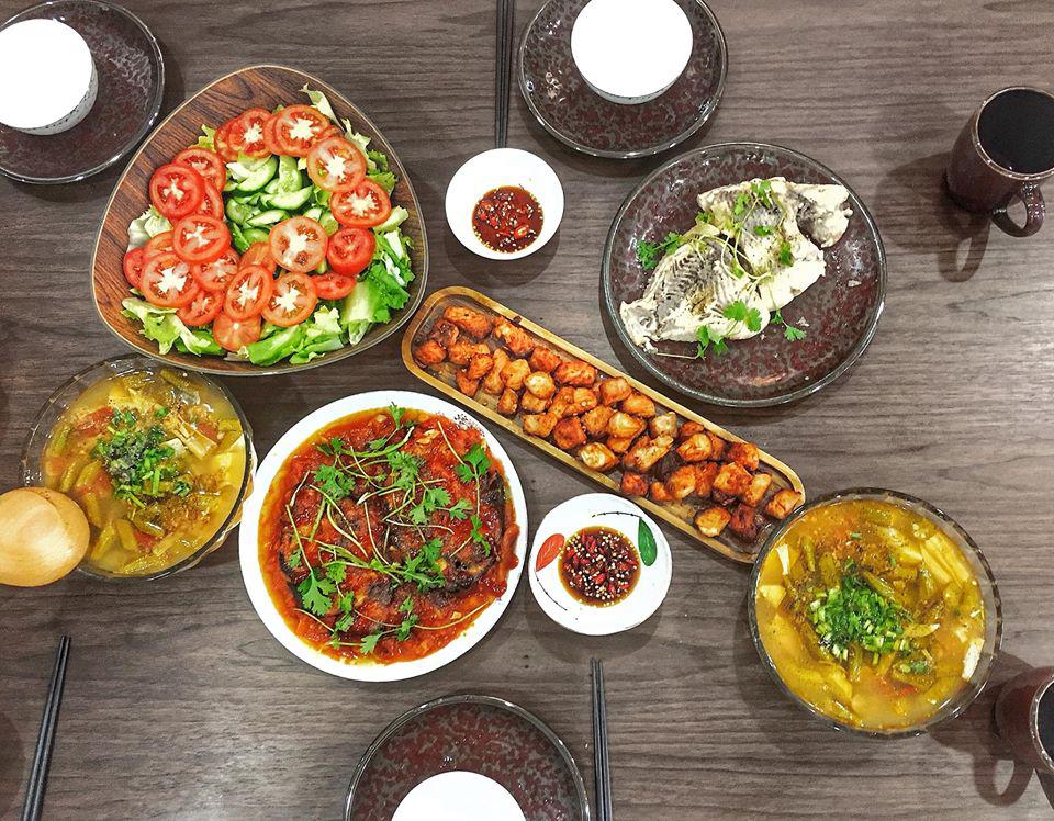 lan khue khoe com tu nau, dan tinh lai chu y den chi tiet la phan chieu qua chiec thia - 5