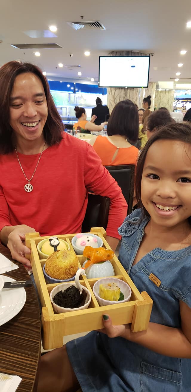 lau lau viet huong khoe anh tinh tu ben ong xa toc dai, nhung con gai moi gay chu y! - 11