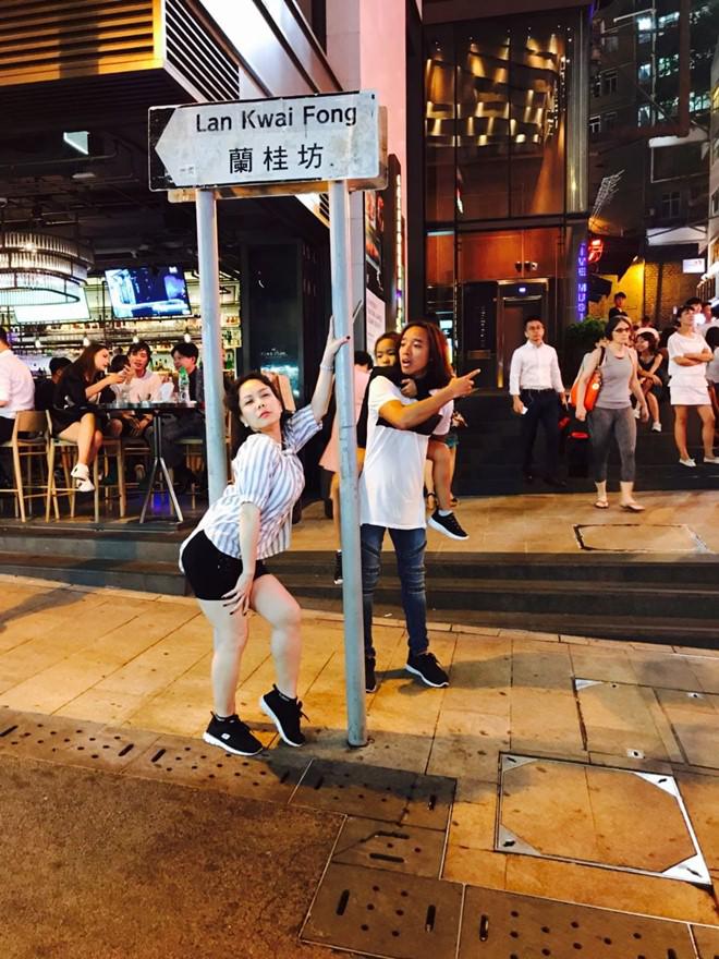 lau lau viet huong khoe anh tinh tu ben ong xa toc dai, nhung con gai moi gay chu y! - 8