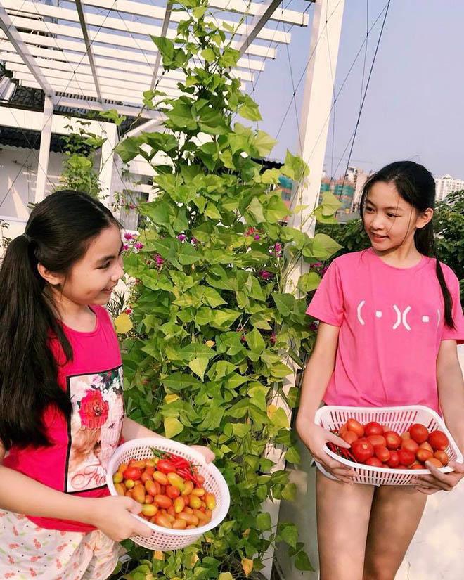 vo quyen linh khoe anh me chong, dan tinh chu y den diem dac biet o con gai phia sau - 7