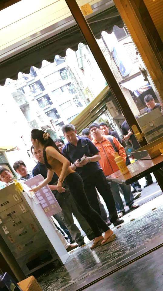 hotgirl ban banh bao tu lam gay sot mxh, co khach nam dat mua 10.000 cai mot luc - 7