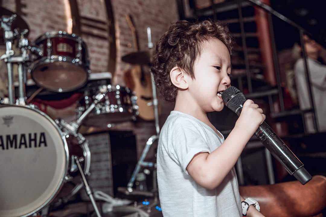 tung la “hotboy mat ngau”, gio con trai tuan hung hay cuoi, toc xoan tit nhu trai han - 2