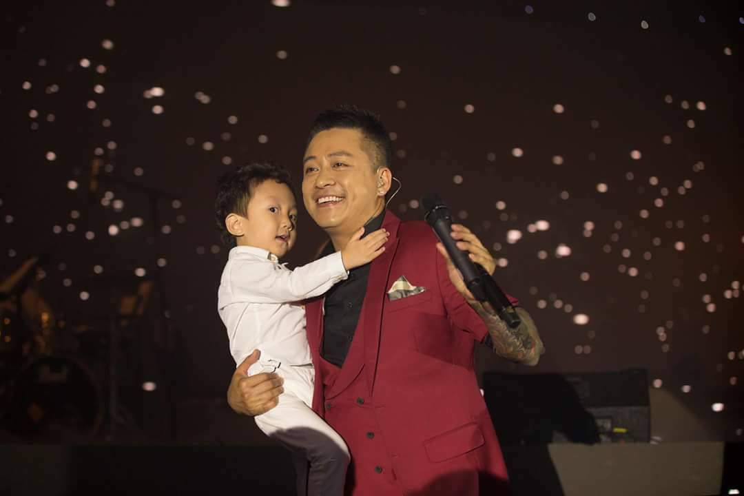 tung la “hotboy mat ngau”, gio con trai tuan hung hay cuoi, toc xoan tit nhu trai han - 12