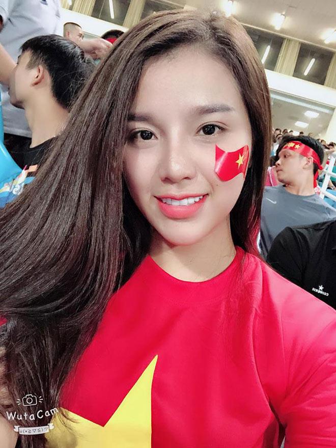 sau chien thang dem qua, fan bat ngo tim ra co gai "bi mat" cua bui tien dung - 2